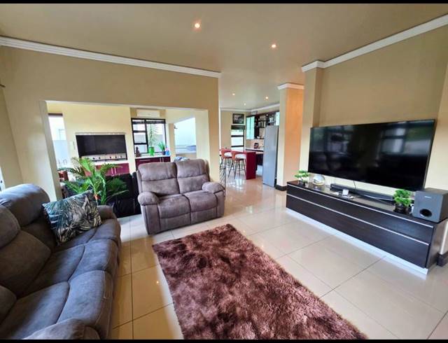 4 BEDROOM HOUSE FOR SALE IN GLEN ERASMIA